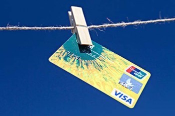 信用卡分期还款利息高吗？能提前一次性还清吗？