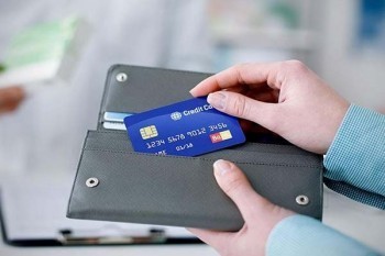 怎么查询信用卡欠款总额？欠款逾期还不上怎么办？