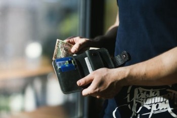 信用卡逾期还款后果有哪些？会影响贷款吗？
