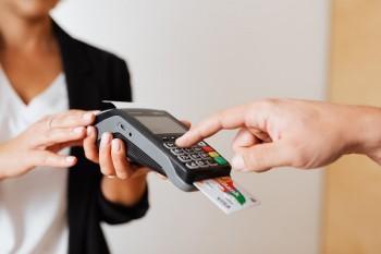 网贷逾期影响信用卡吗？还不上怎么协商还款？