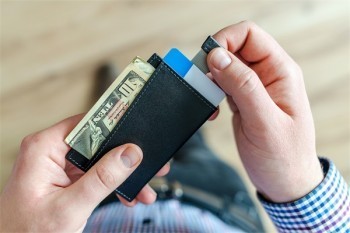 信用卡逾期可以协商还本金吗？怎么和银行协商？