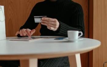 信用卡一般逾期多久会被起诉？多久会联系家人？